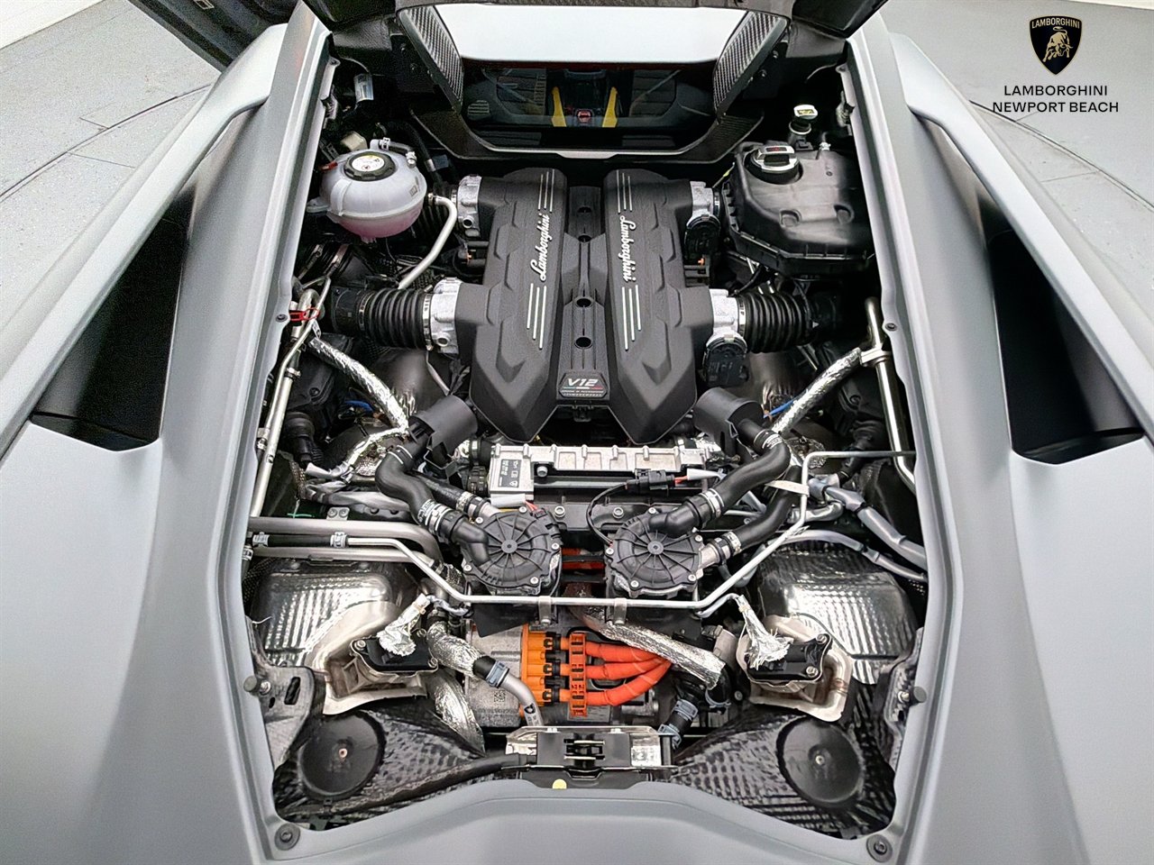 Used 2025 Lamborghini Revuelto AWD/4WD image 60