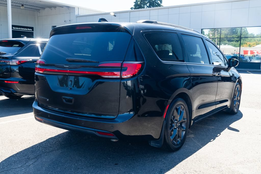 Used 2021 Chrysler Pacifica Touring w/ S Appearance Package FWD image 6