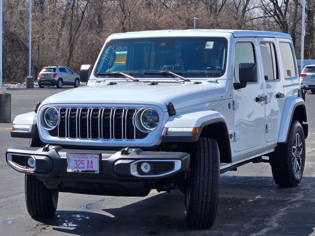 Used 2025 Jeep Wrangler Sahara image 5