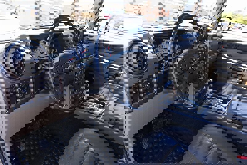 Used 2004 HUMMER H2 w/ Preferred Equipment Group image 10