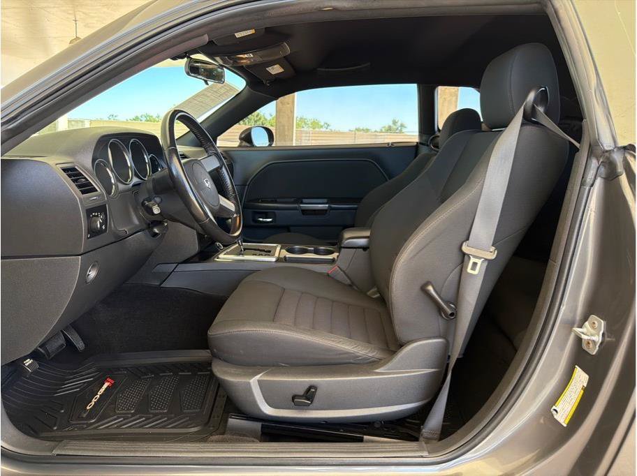 Used 2009 Dodge Challenger R/T w/ Sound Group RWD image 10
