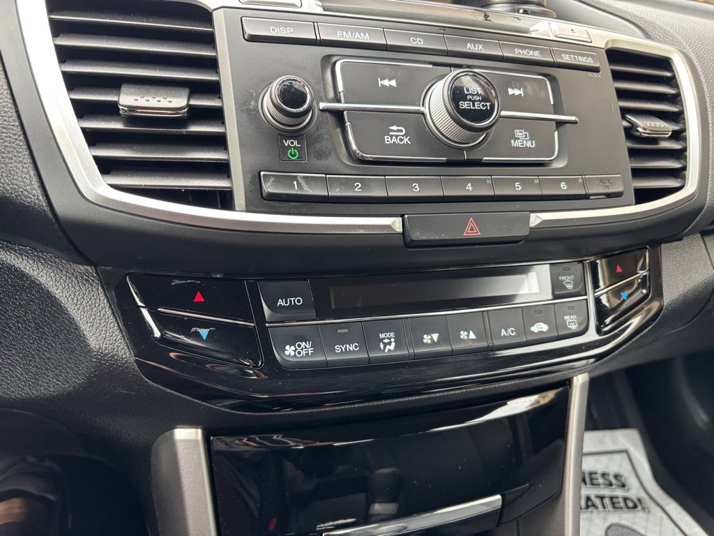 Used 2011 Subaru Outback 2.5i Limited image 30