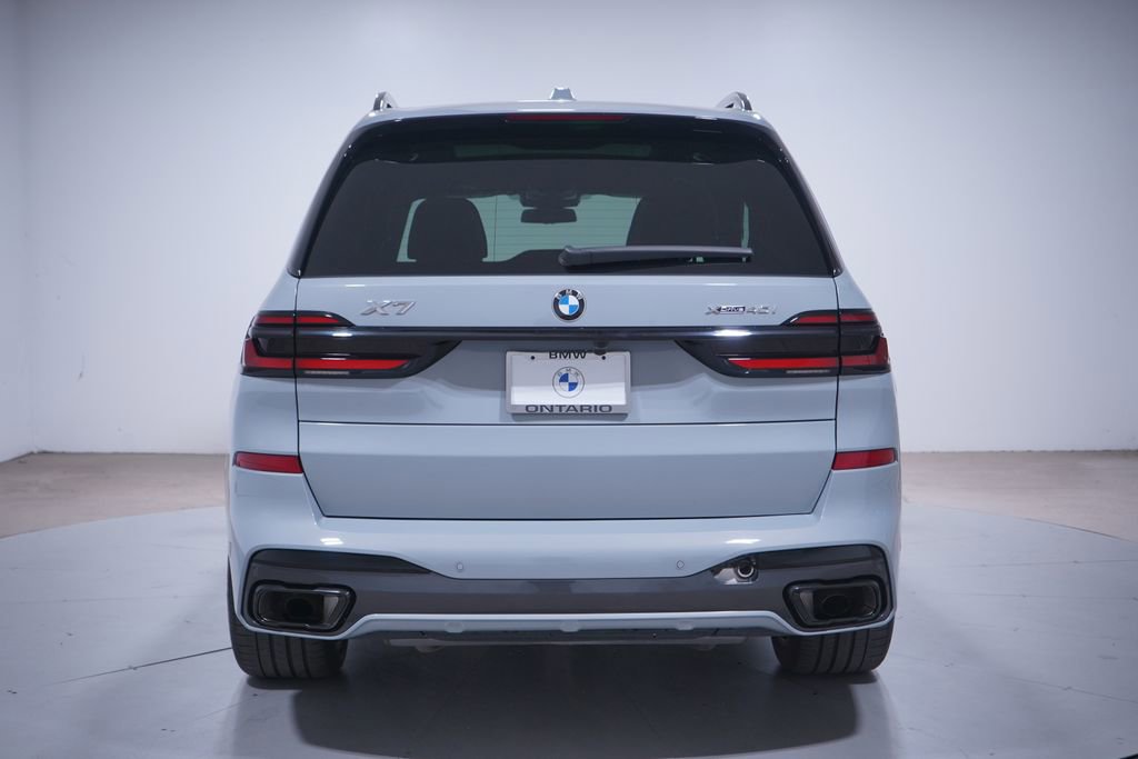 Used 2026 BMW X7 xDrive40i w/ M Sport Package AWD/4WD image 5