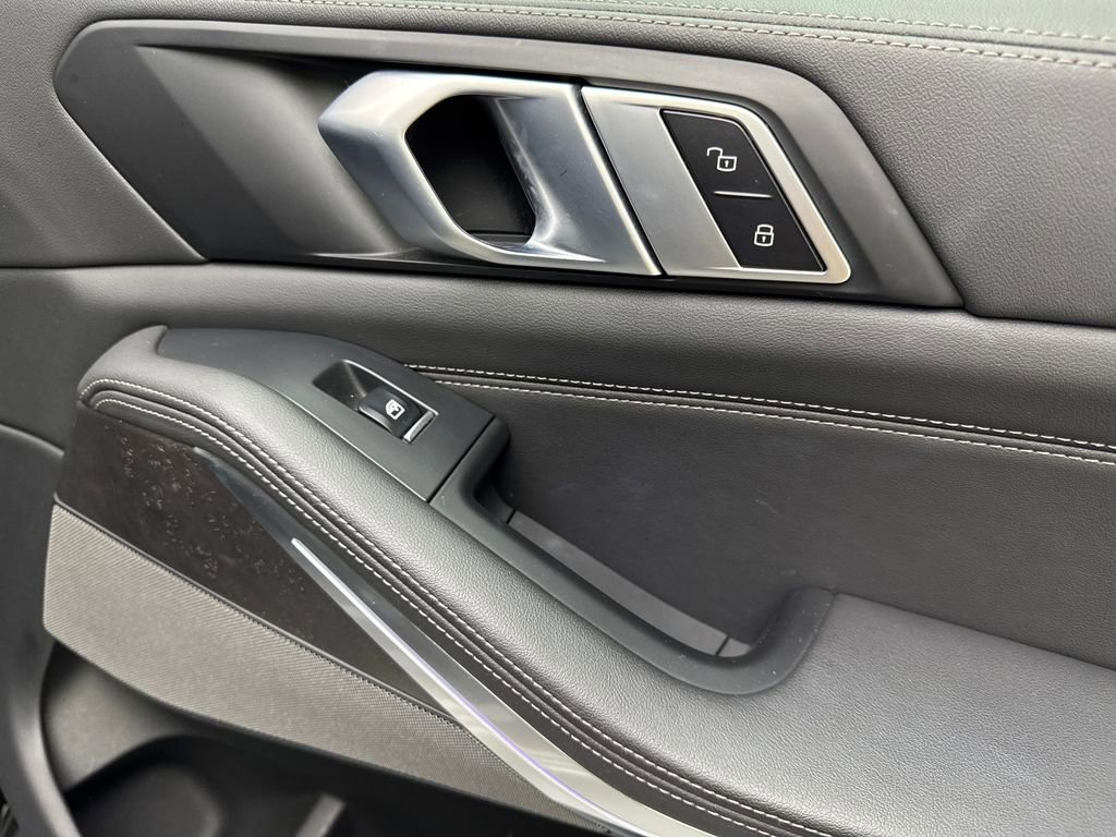 Used 2025 BMW X5 sDrive40i image 50