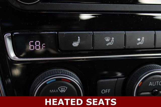 Used 2017 Volkswagen Passat 1.8T R-Line image 4