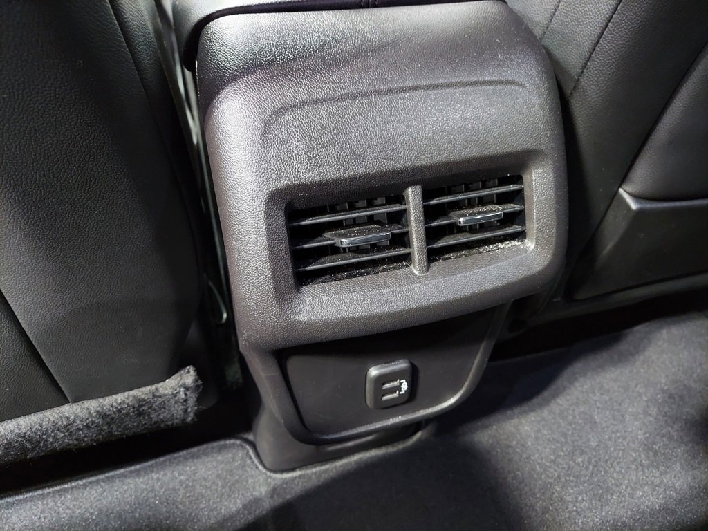 Used 2024 GMC Terrain SLT image 35