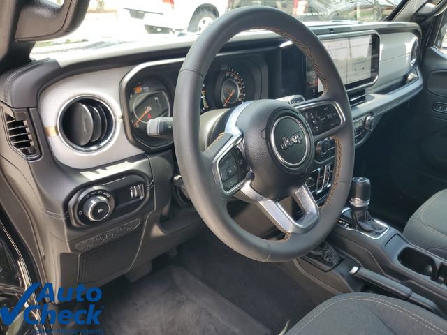 Used 2024 Jeep Wrangler Unlimited Sahara w/ Safety Group AWD/4WD image 20
