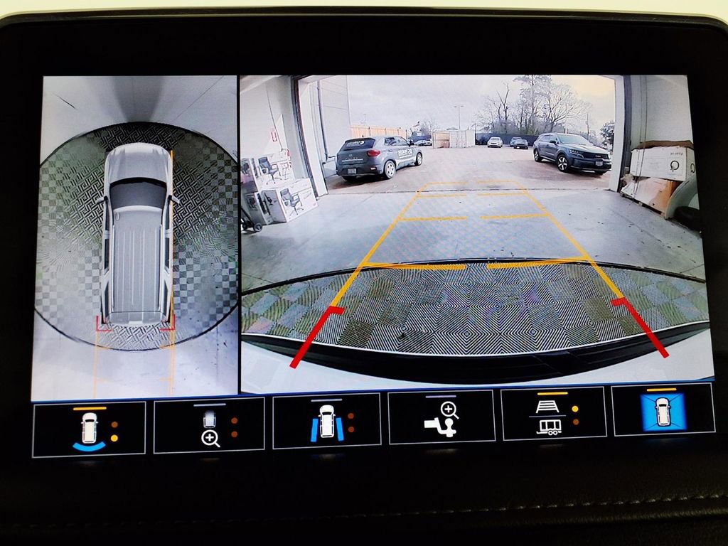 Used 2021 Chevrolet Tahoe LT w/ LT Signature Package image 12