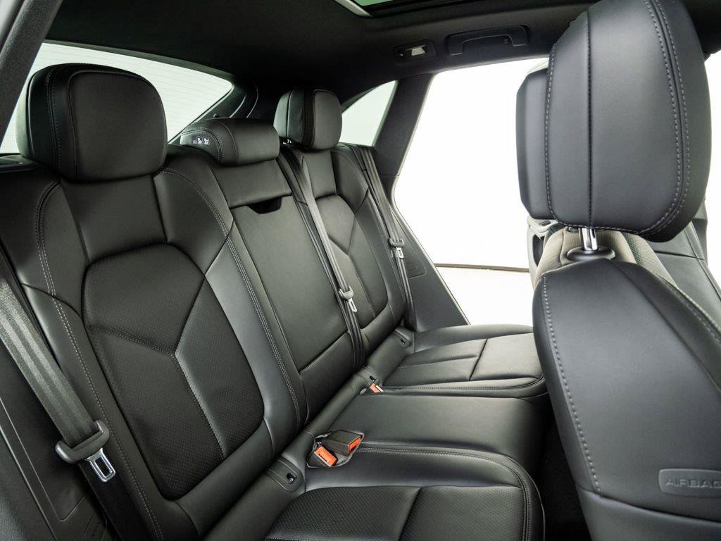 New 2026 Porsche Macan AWD/4WD image 23