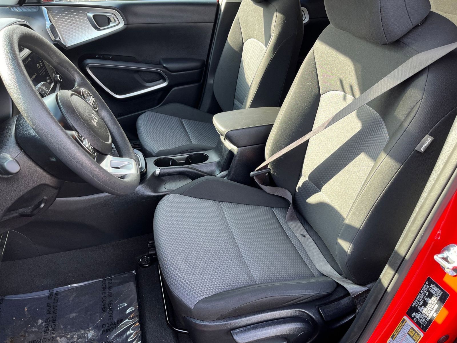 Used 2025 Kia Soul LX w/ LX Technology Package image 32