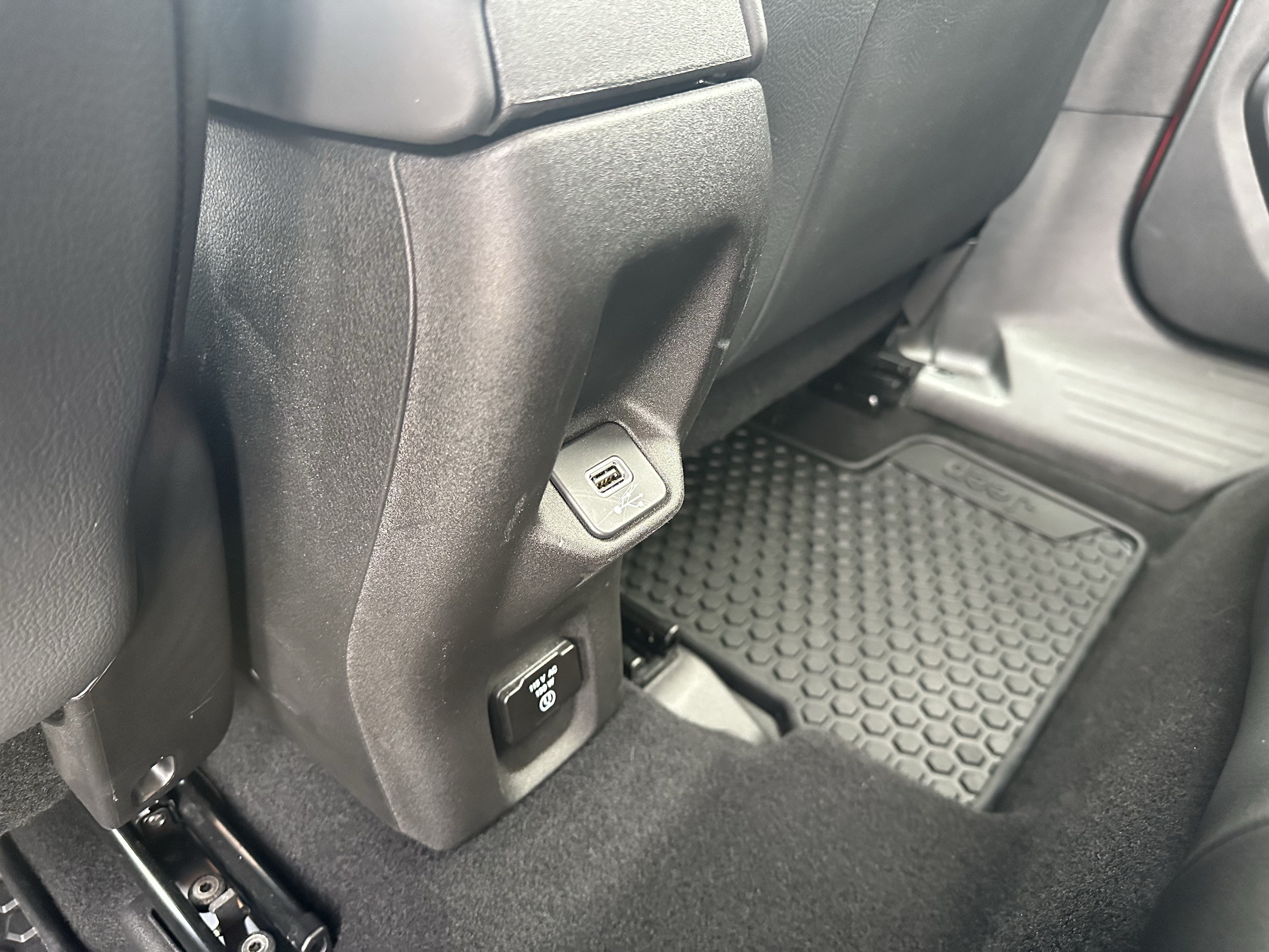 Used 2022 Jeep Renegade Limited AWD/4WD image 24