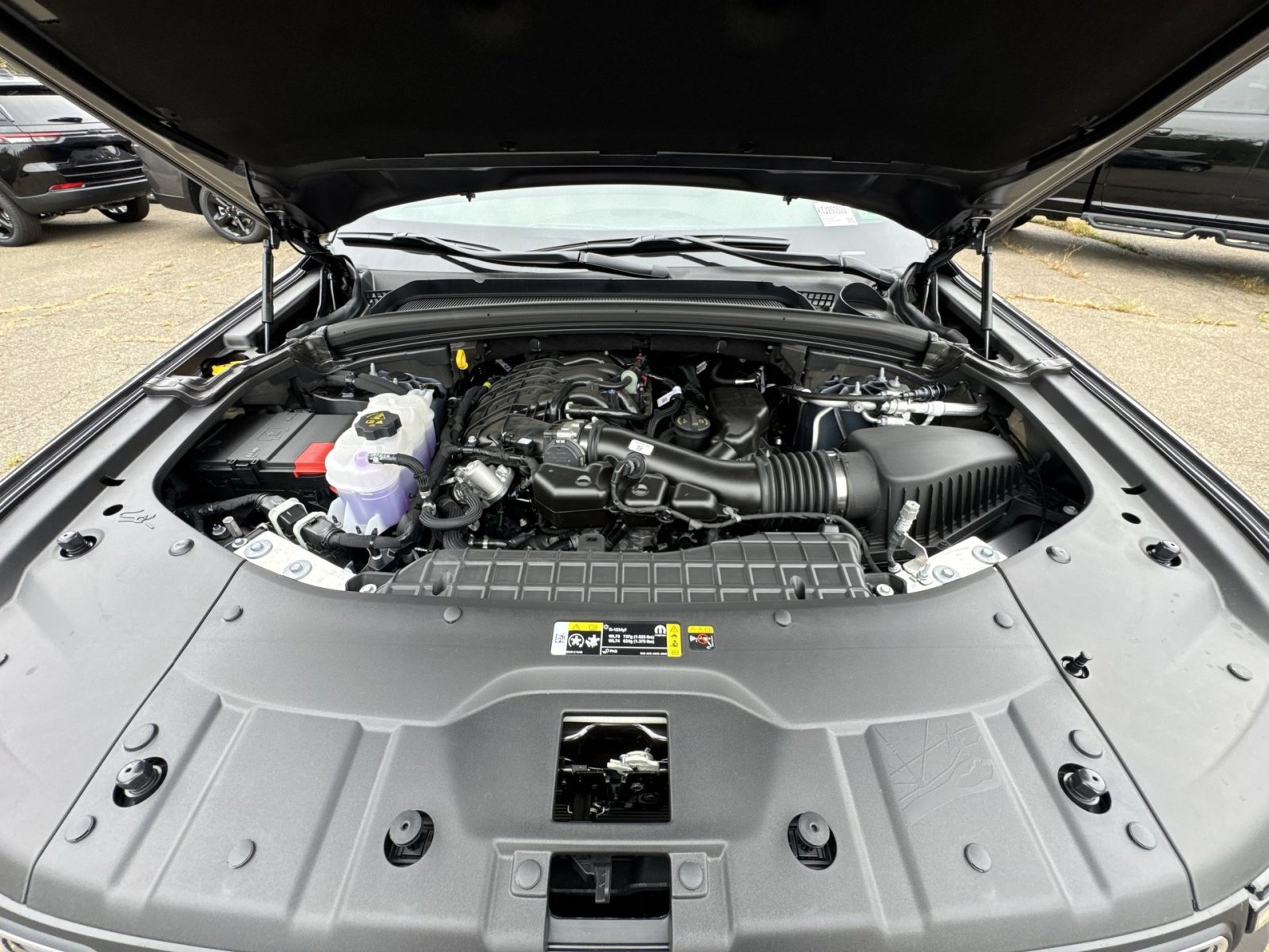 New 2025 Jeep Grand Cherokee L Laredo w/ Luxury Tech Group I image 28