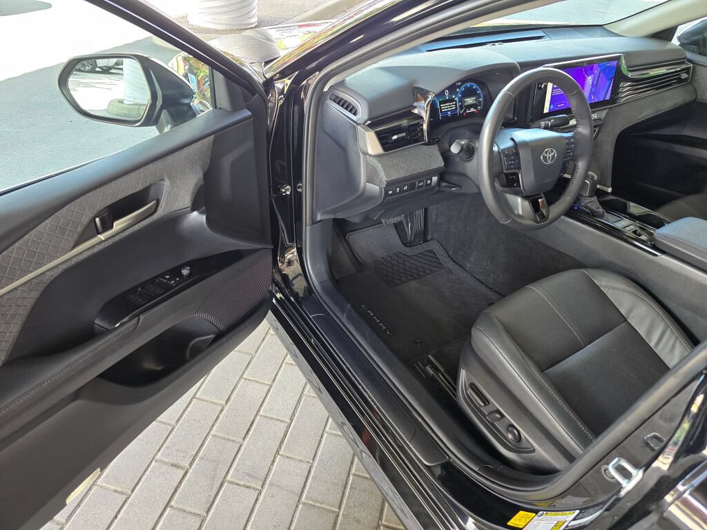 Used 2025 Toyota Camry XLE FWD image 19