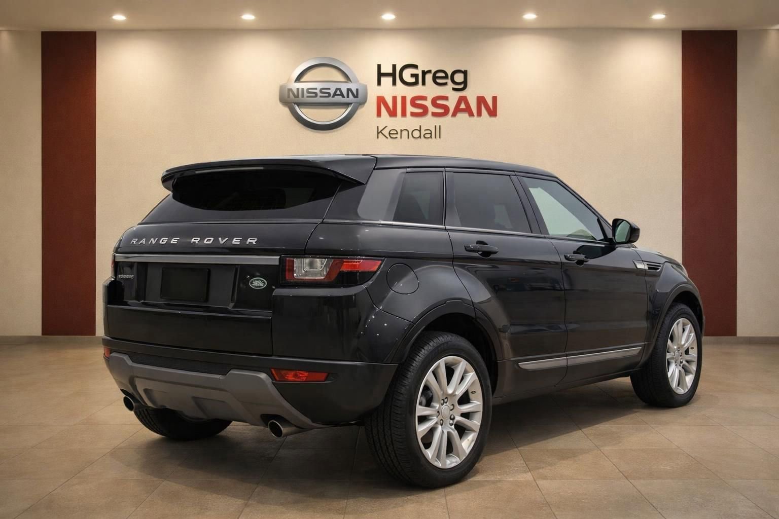 Used 2019 Land Rover Range Rover Evoque SE Premium AWD/4WD image 4