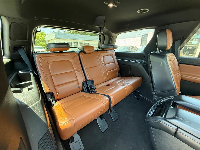 Used 2020 Lincoln Navigator Reserve w/ Luxury Package RWD image 27