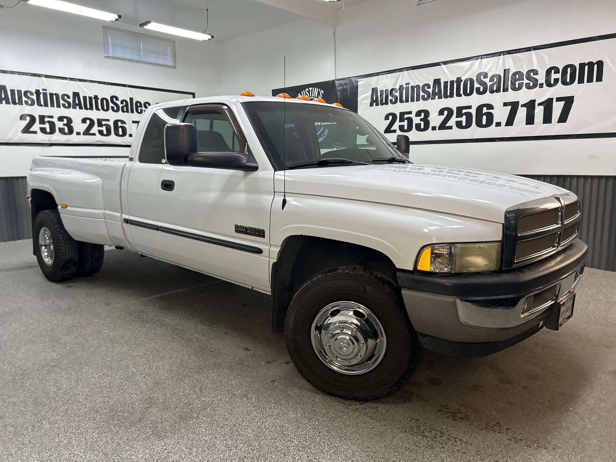 Used 2001 Dodge Ram 3500 Truck 2WD Quad Cab image 1