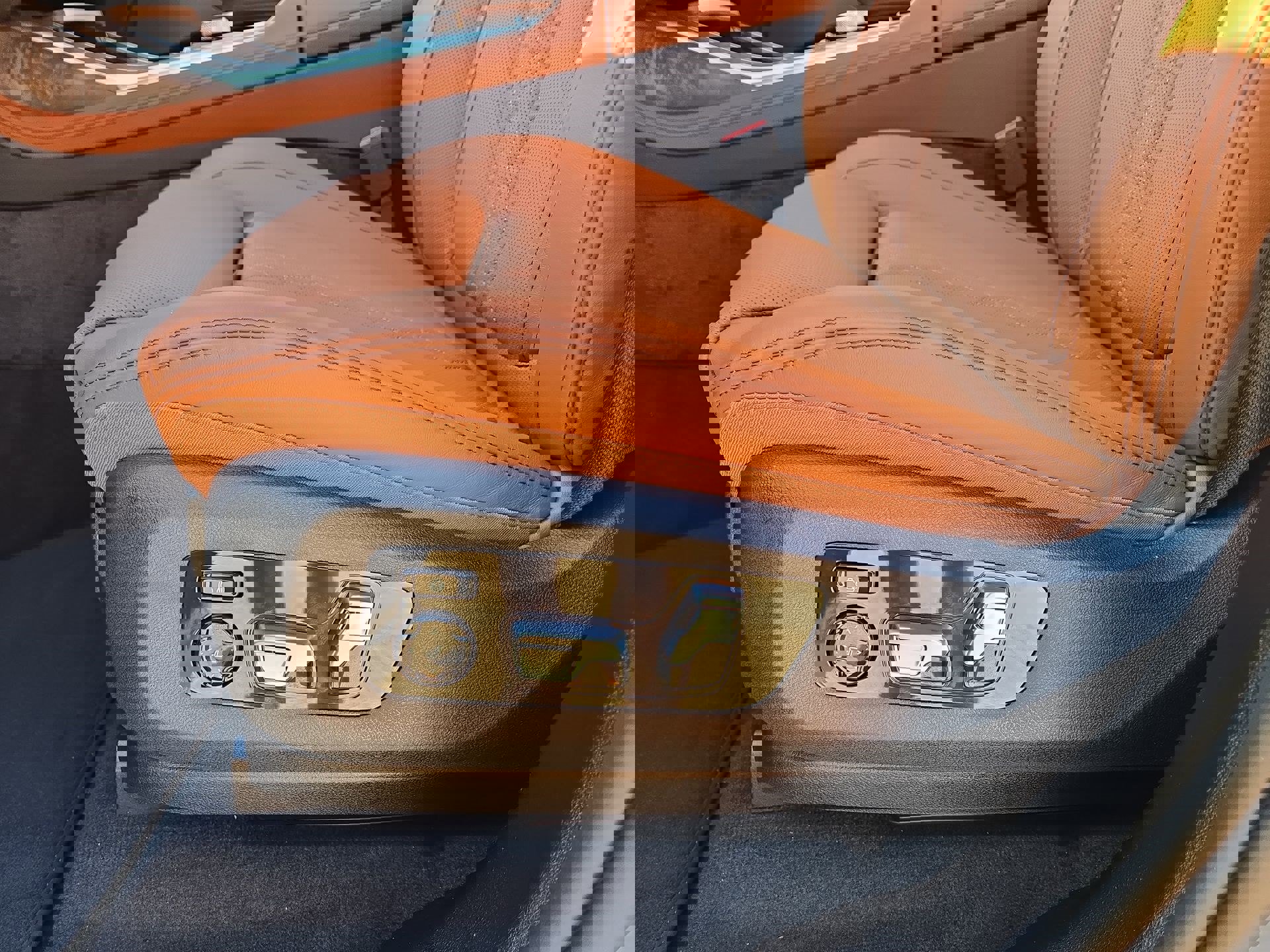 Certified 2026 BMW X7 xDrive40i w/ Executive Package image 17