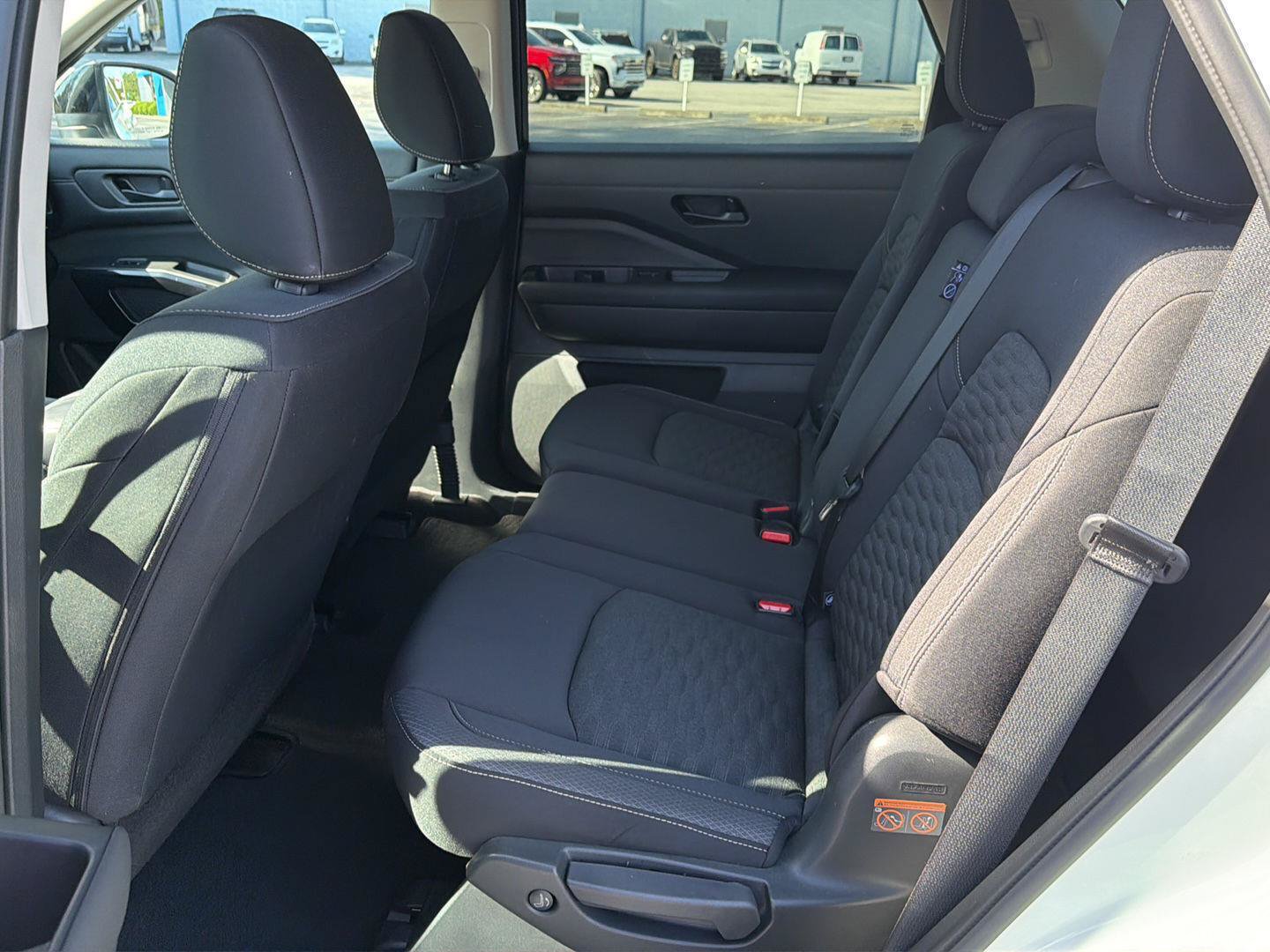 Used 2024 Nissan Pathfinder S FWD image 11