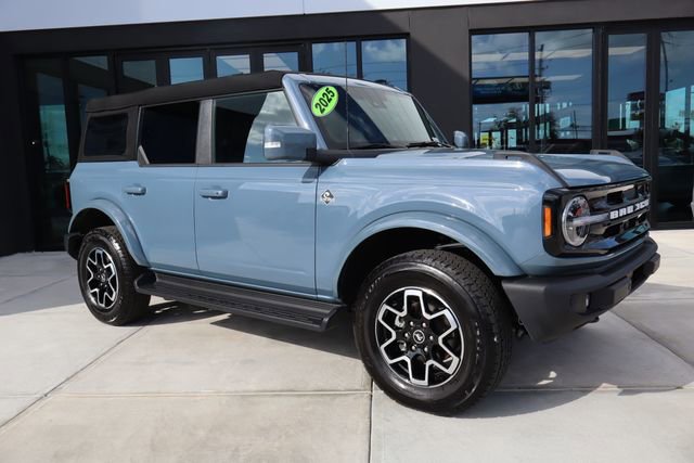 Used 2025 Ford Bronco Outer Banks image 1