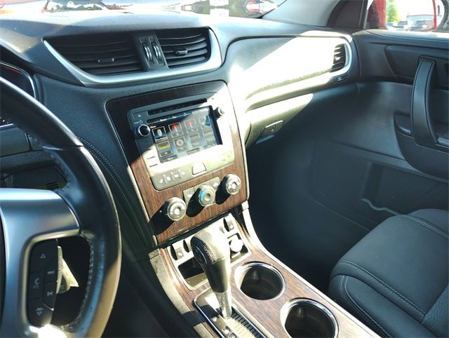 Used 2017 Chevrolet Traverse LT w/ Style and Technology Package image 25