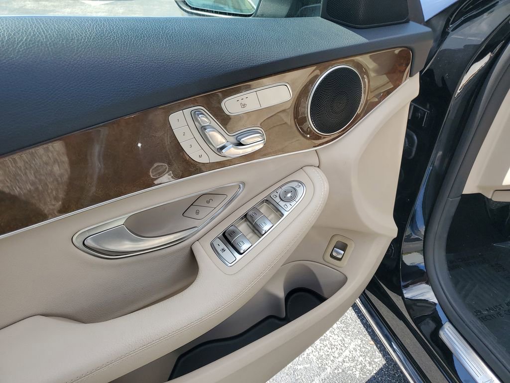 Used 2018 Mercedes-Benz C 300 Sedan w/ Premium Package image 19