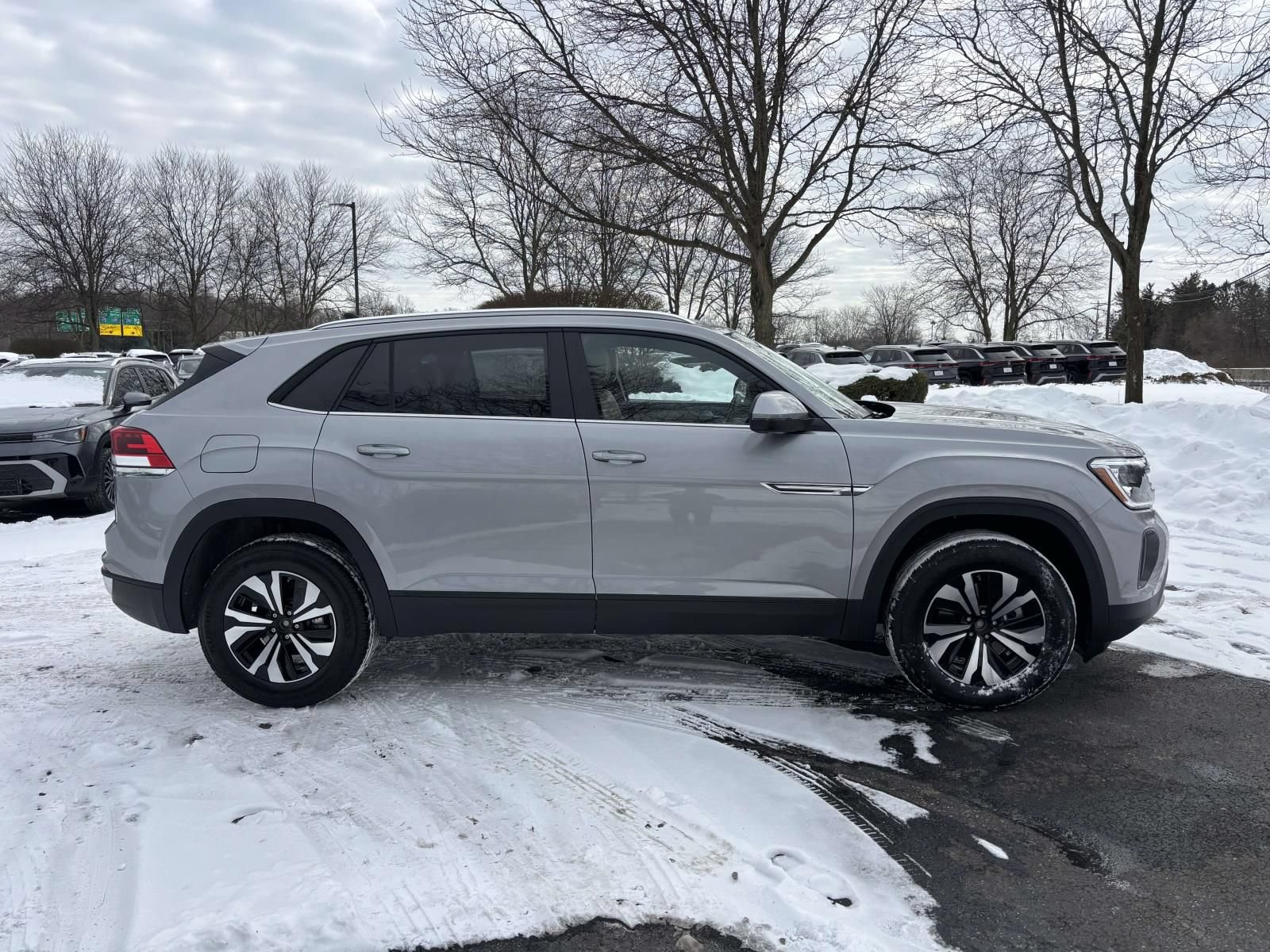 New 2026 Volkswagen Atlas Cross Sport SE AWD/4WD image 8
