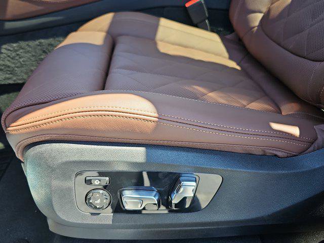 New 2026 BMW X5 M60i w/ Executive Package image 30
