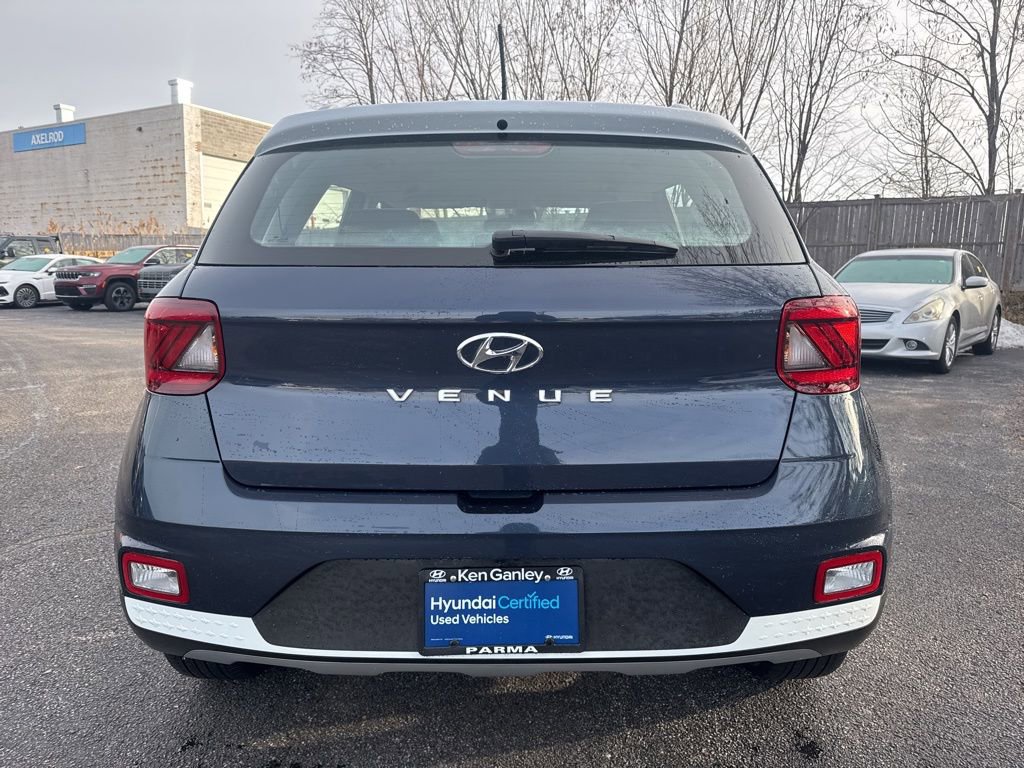 Used 2023 Hyundai Venue Limited w/ Cargo Package image 7