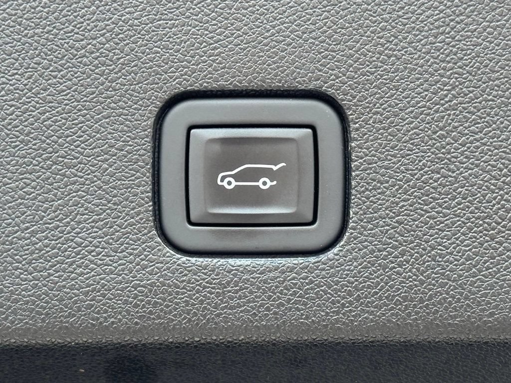 Certified 2023 Cadillac XT6 Premium Luxury FWD image 36