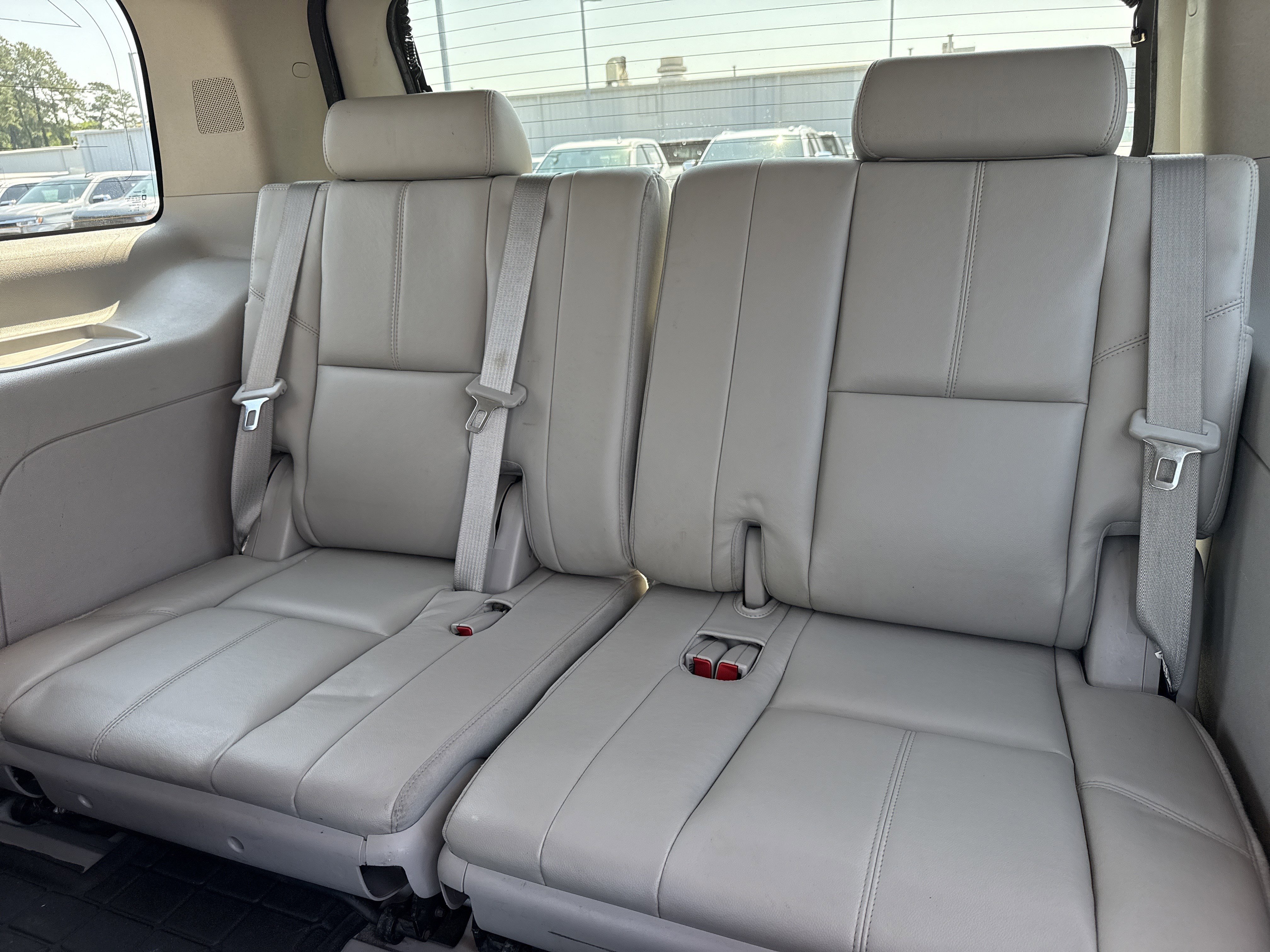 Used 2011 Chevrolet Tahoe LT w/ Luxury Package AWD/4WD image 30