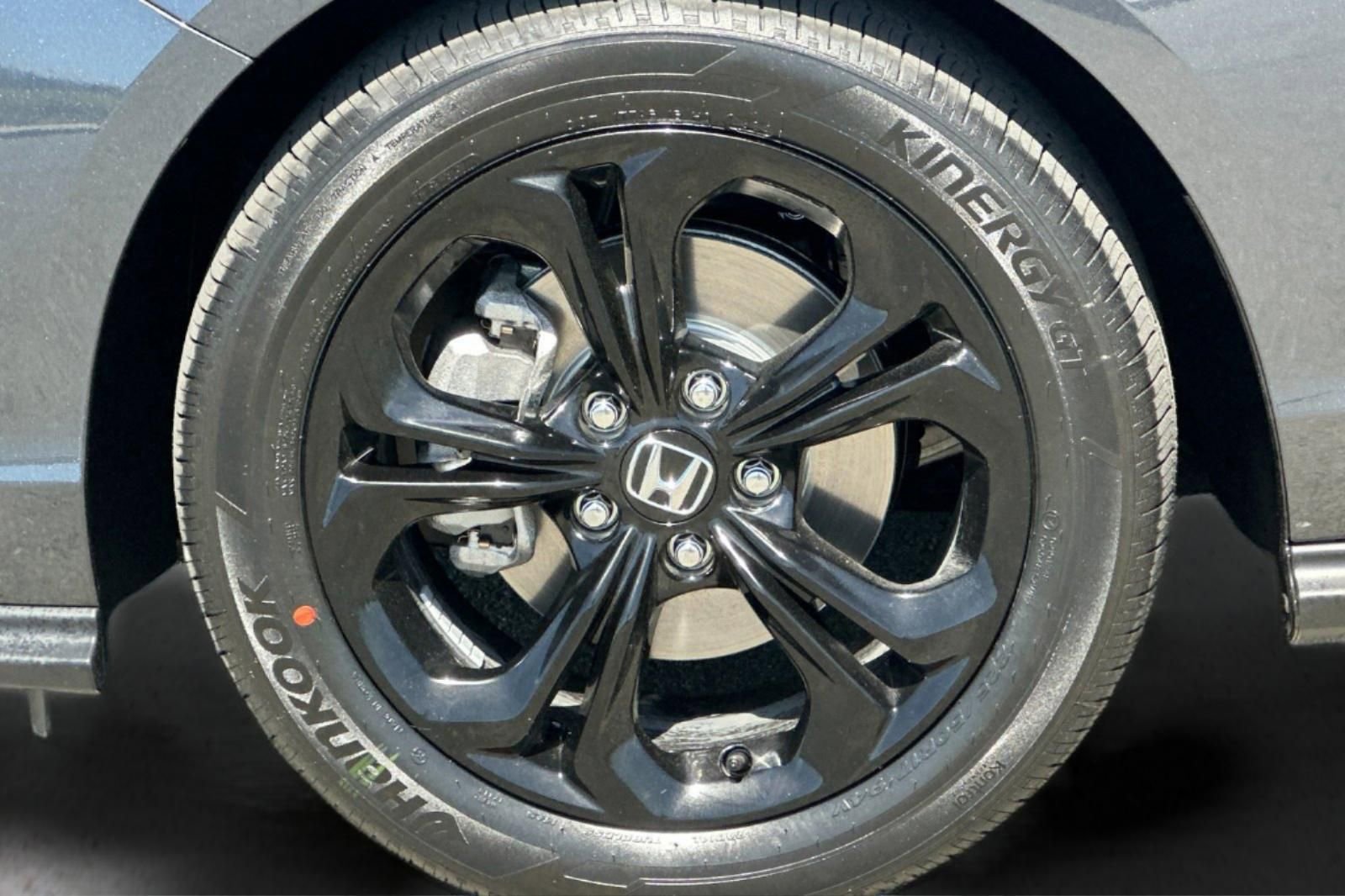 Used 2025 Honda Accord SE image 31