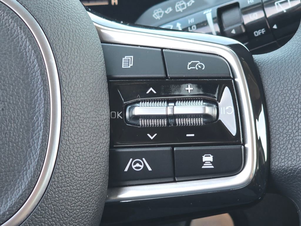 Certified 2025 Kia Sorento LX image 20