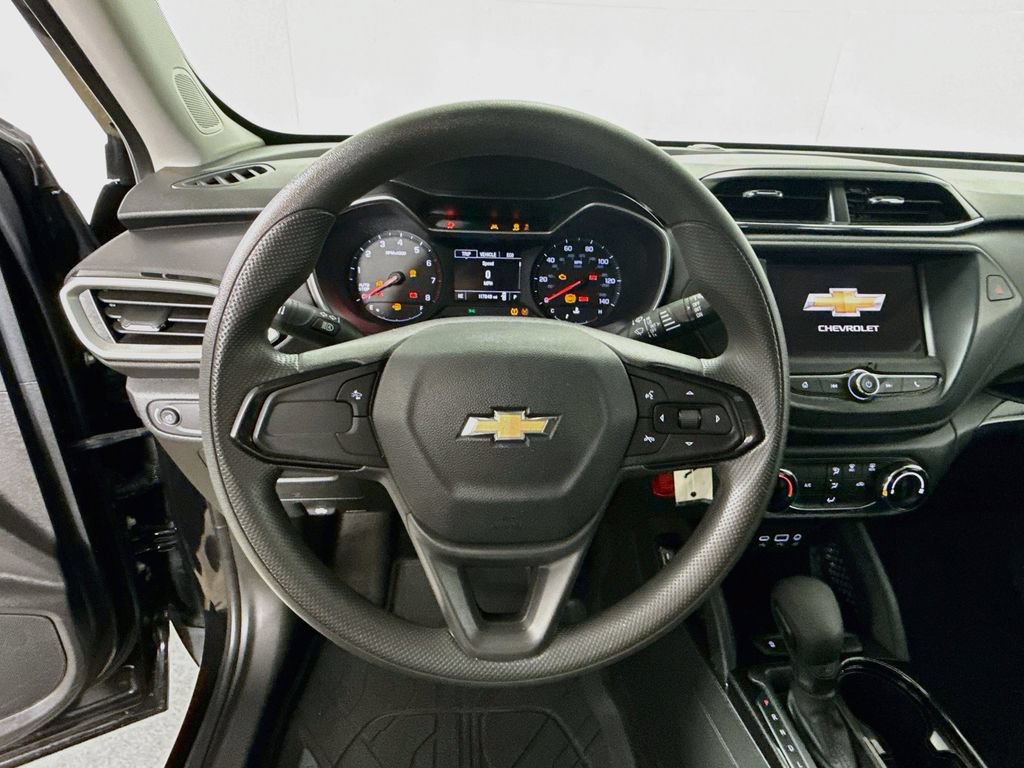 Used 2023 Chevrolet TrailBlazer LS w/ LPO, Blackout Package FWD image 11