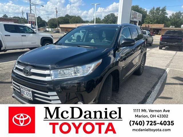 Used 2017 Toyota Highlander XLE AWD/4WD image 1