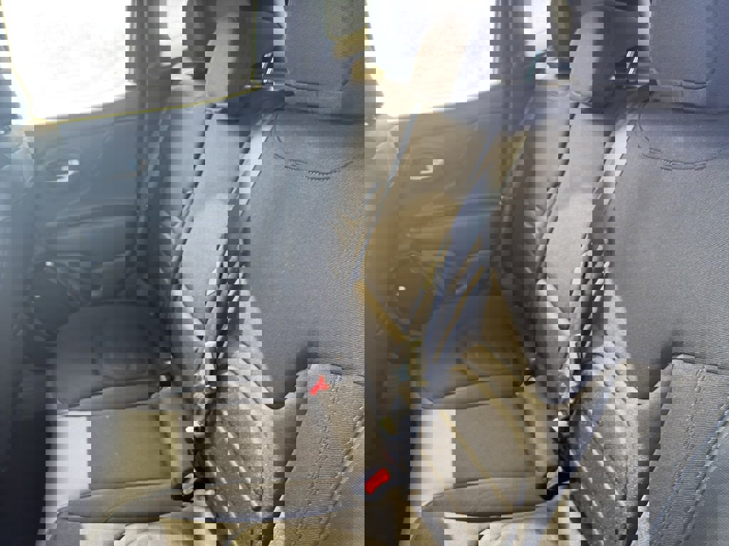 Used 2017 Jeep Renegade Altitude image 23