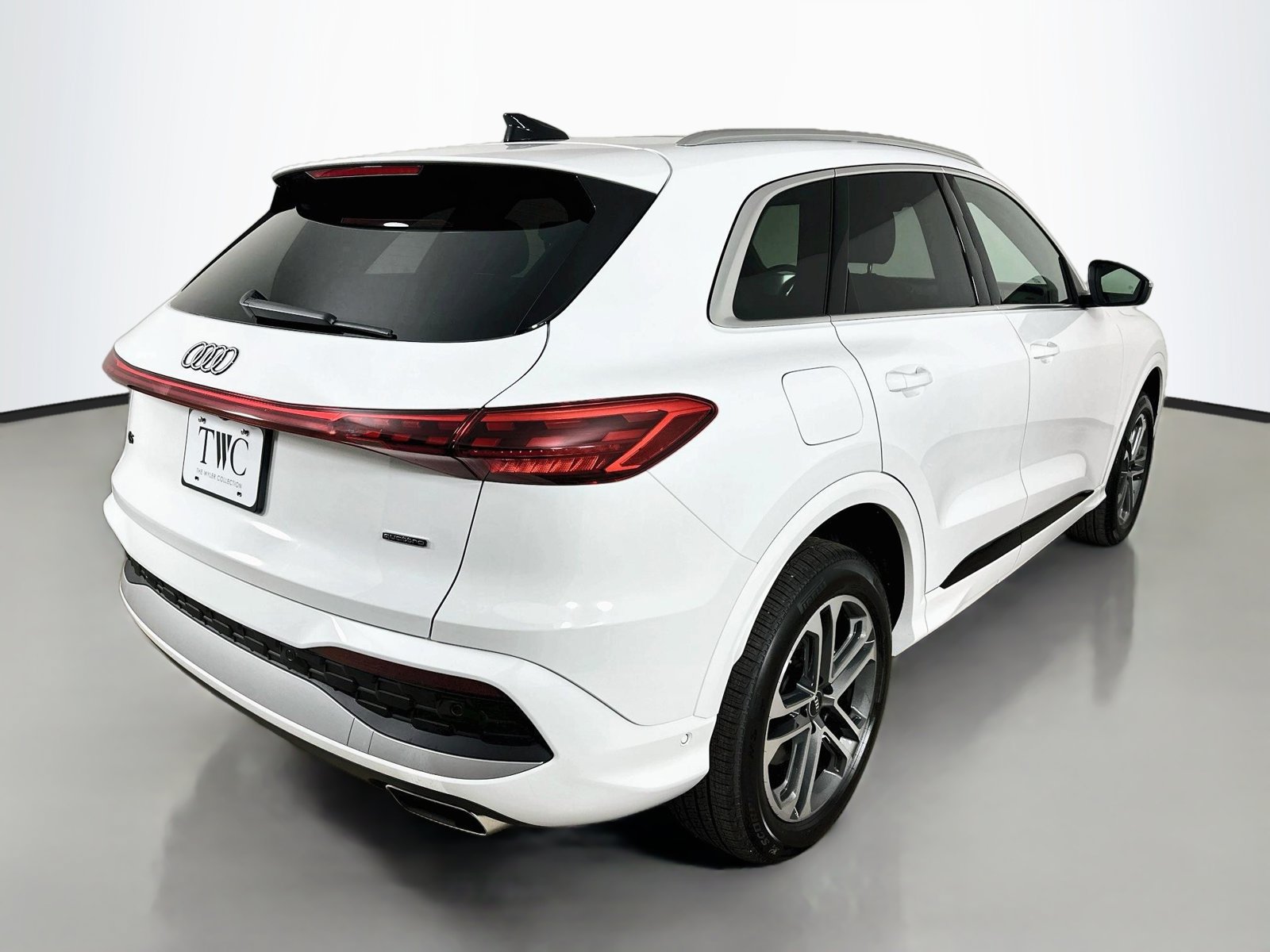 New 2026 Audi Q5 Premium AWD/4WD image 5