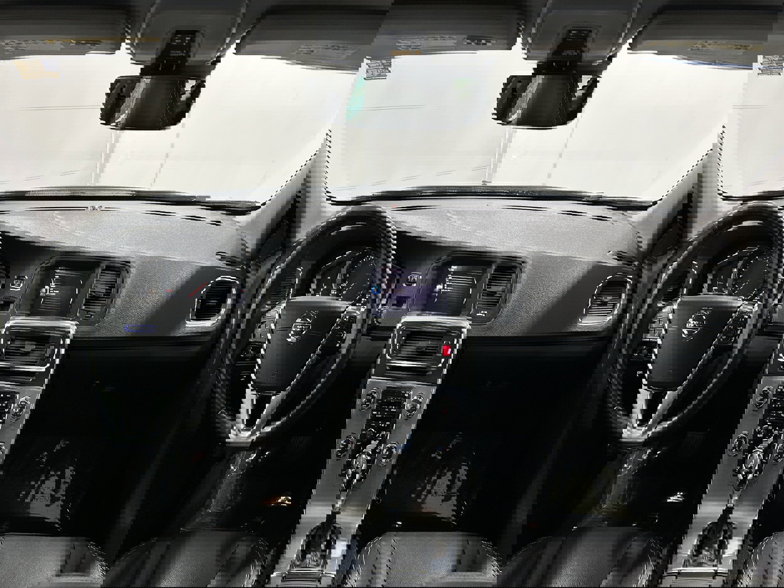 Used 2018 Volvo S60 T5 Dynamic w/ Vision Package image 14