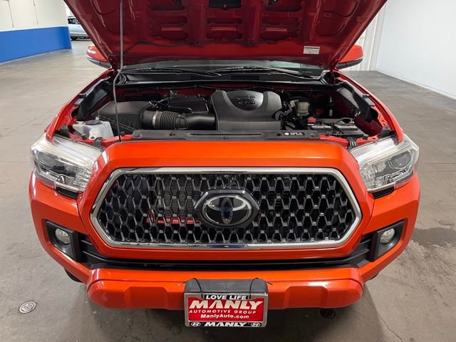 Used 2018 Toyota Tacoma TRD Sport w/ Technology Package image 9