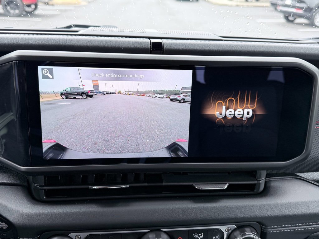 Used 2025 Jeep Gladiator Rubicon w/ Safety Group image 13