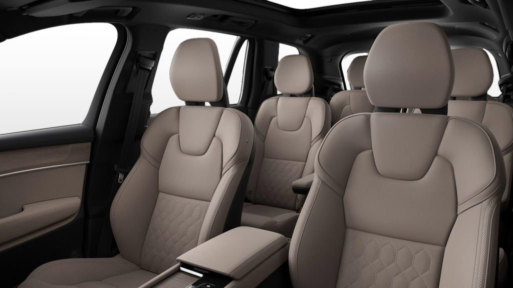 New 2026 Volvo XC90 B6 Plus image 6