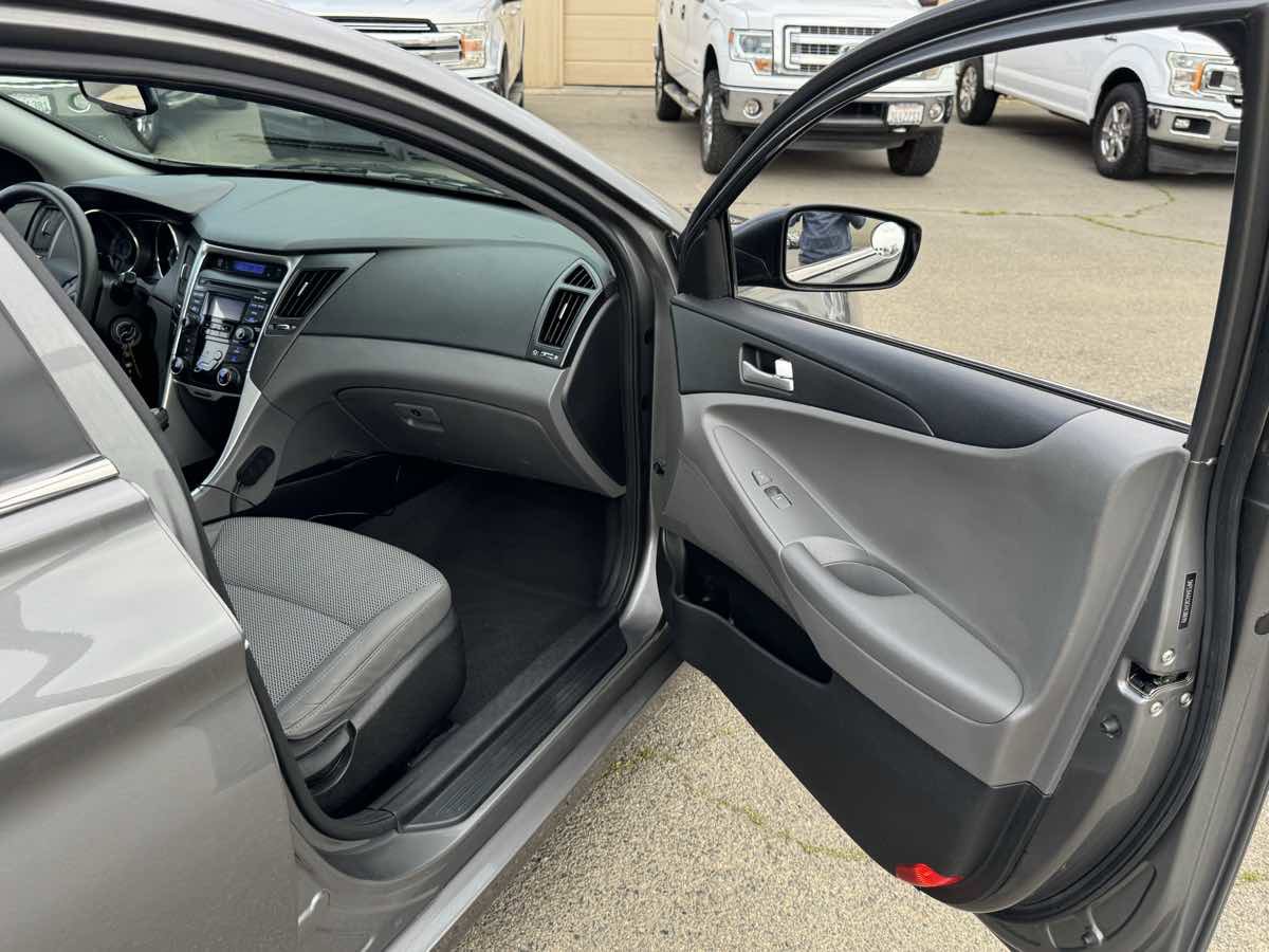 Used 2012 Hyundai Sonata GLS image 15