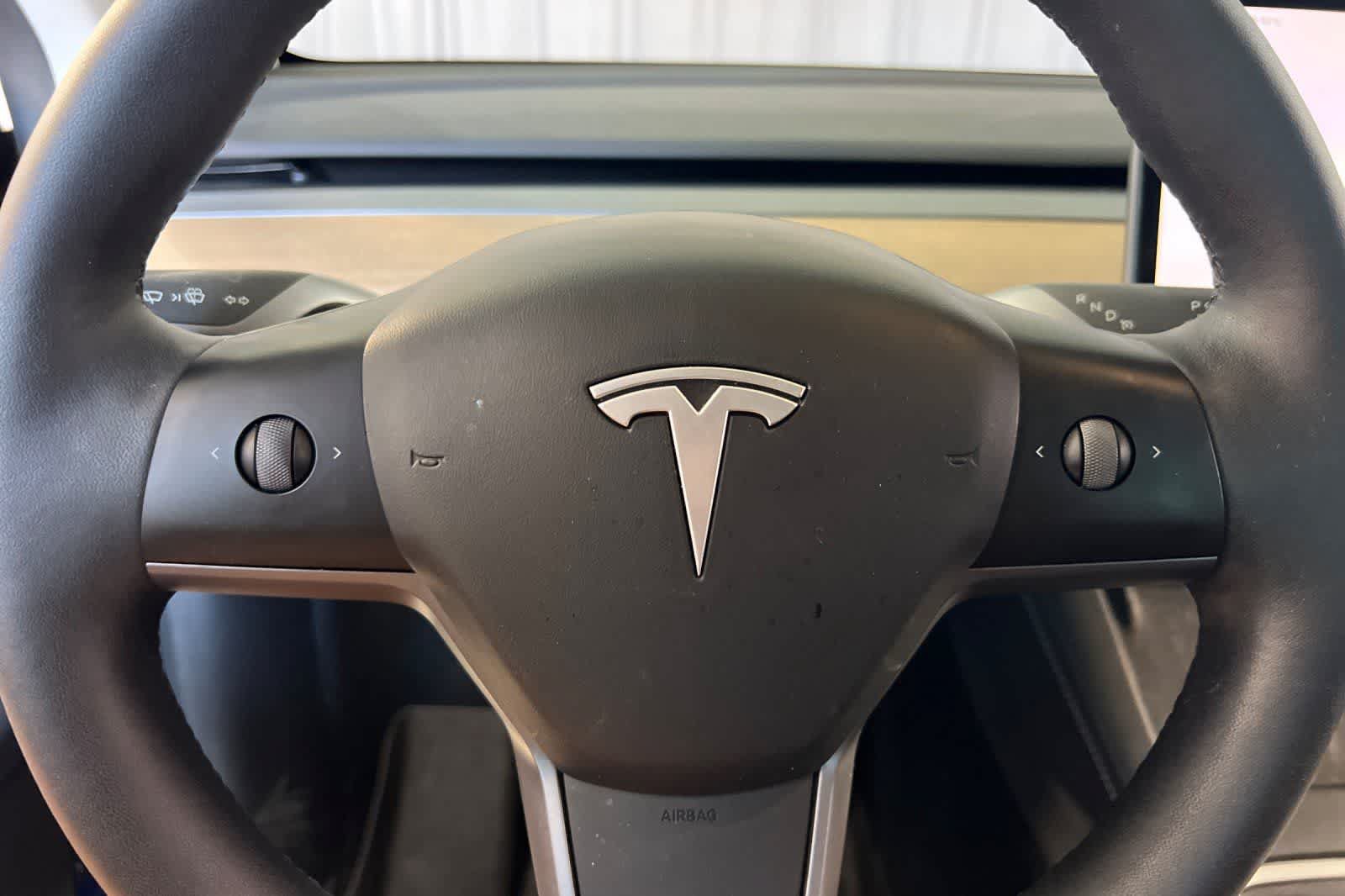 Used 2024 Tesla Model Y Long Range AWD/4WD image 25
