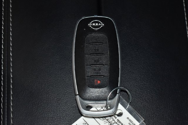 Used 2025 Nissan Rogue SV AWD/4WD image 39