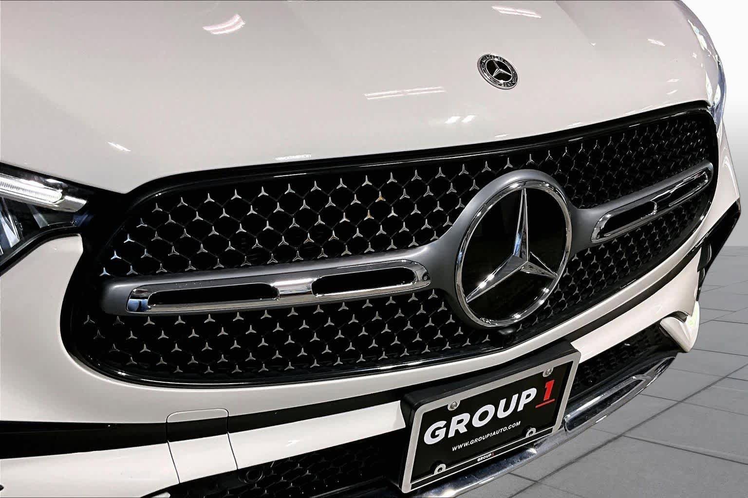 Used 2024 Mercedes-Benz GLC 300 4MATIC image 29