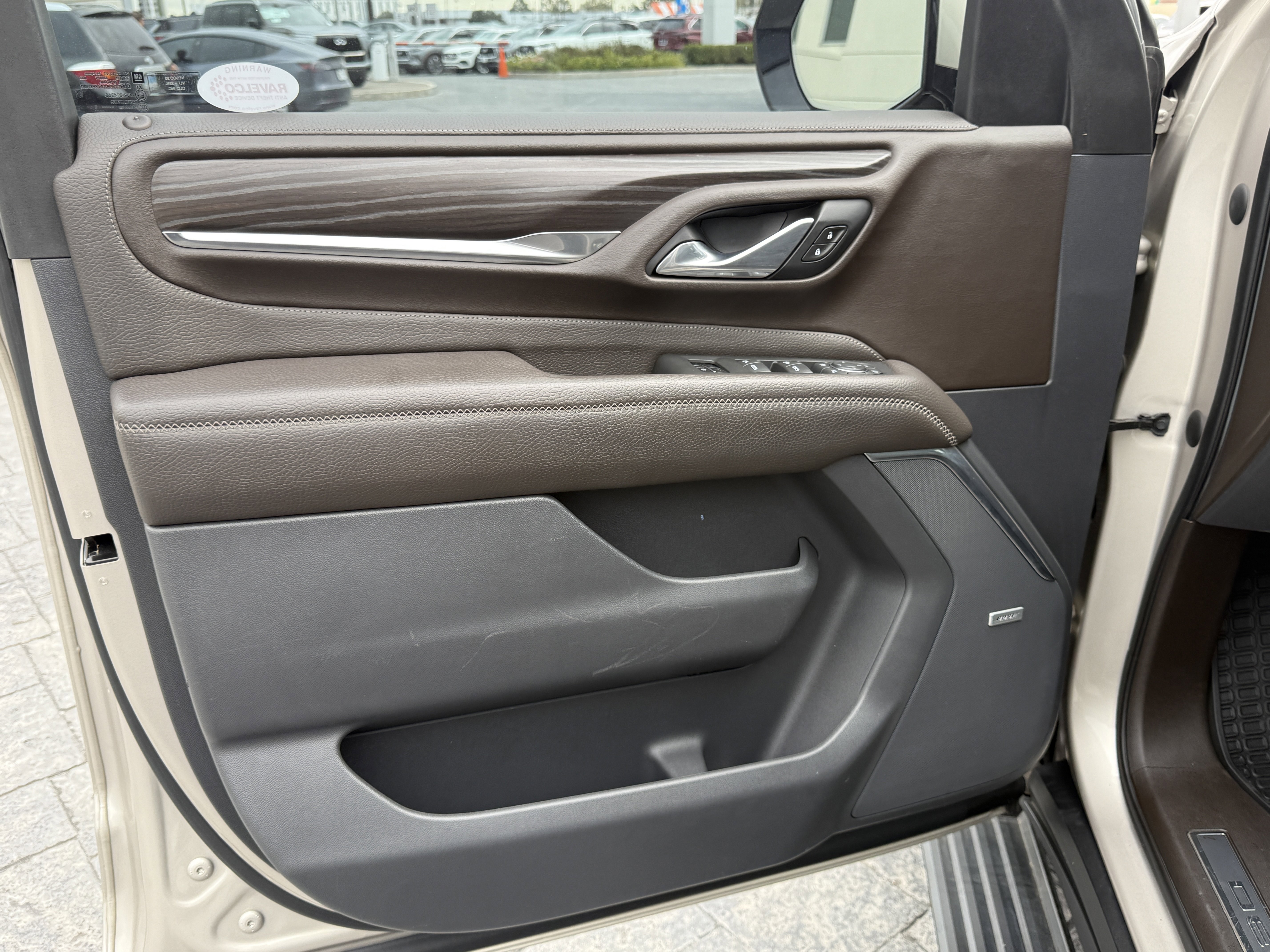 Used 2021 GMC Yukon XL Denali w/ Denali Premium Package image 10