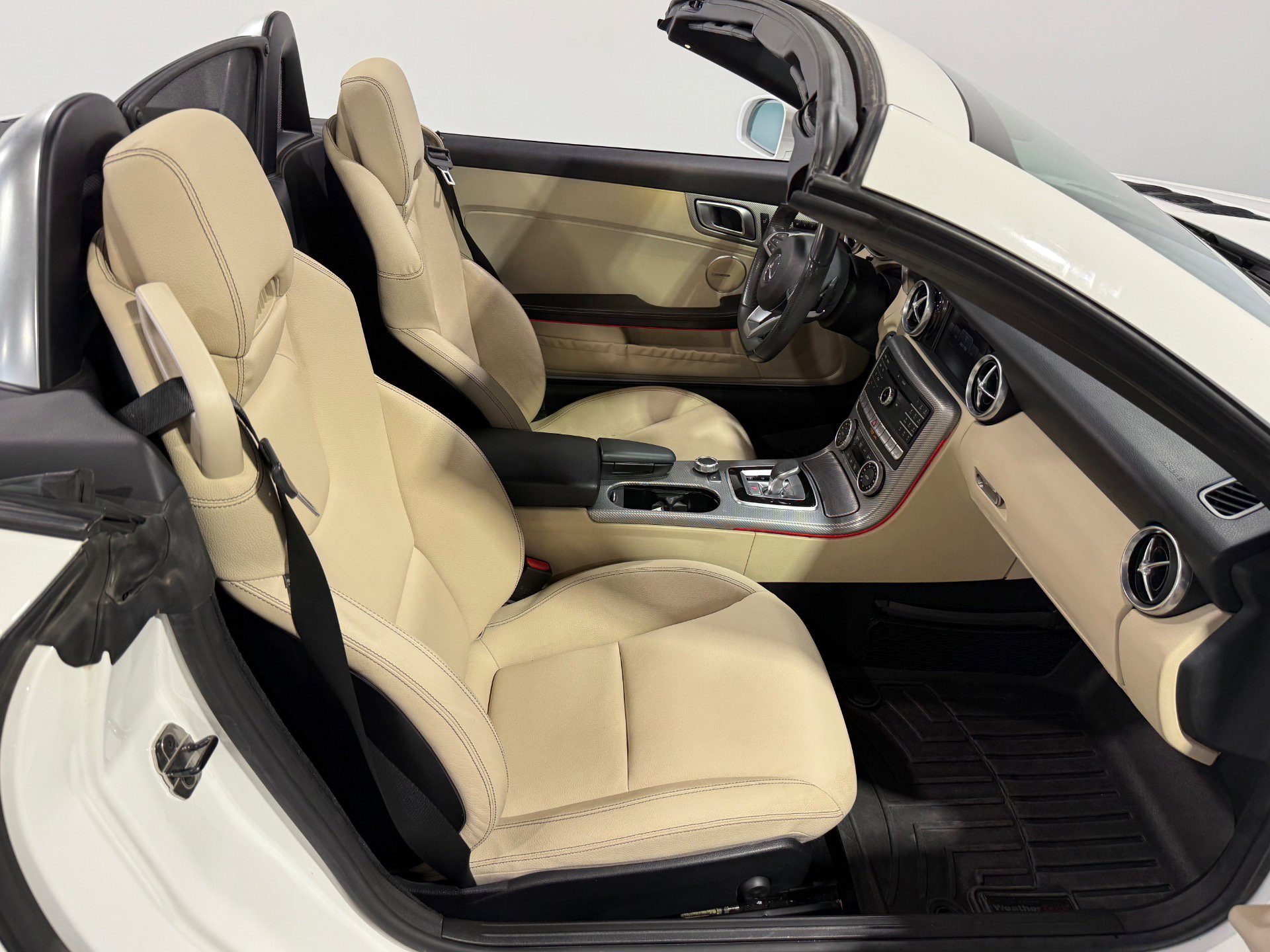 Used 2017 Mercedes-Benz SLC 300 w/ Premium 2 Package image 51