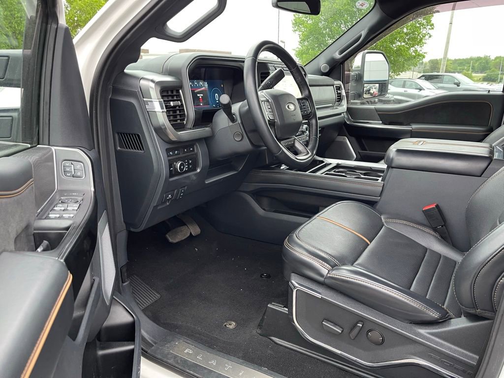 Used 2023 Ford F450 Platinum w/ FX4 Off-Road Package AWD/4WD image 5