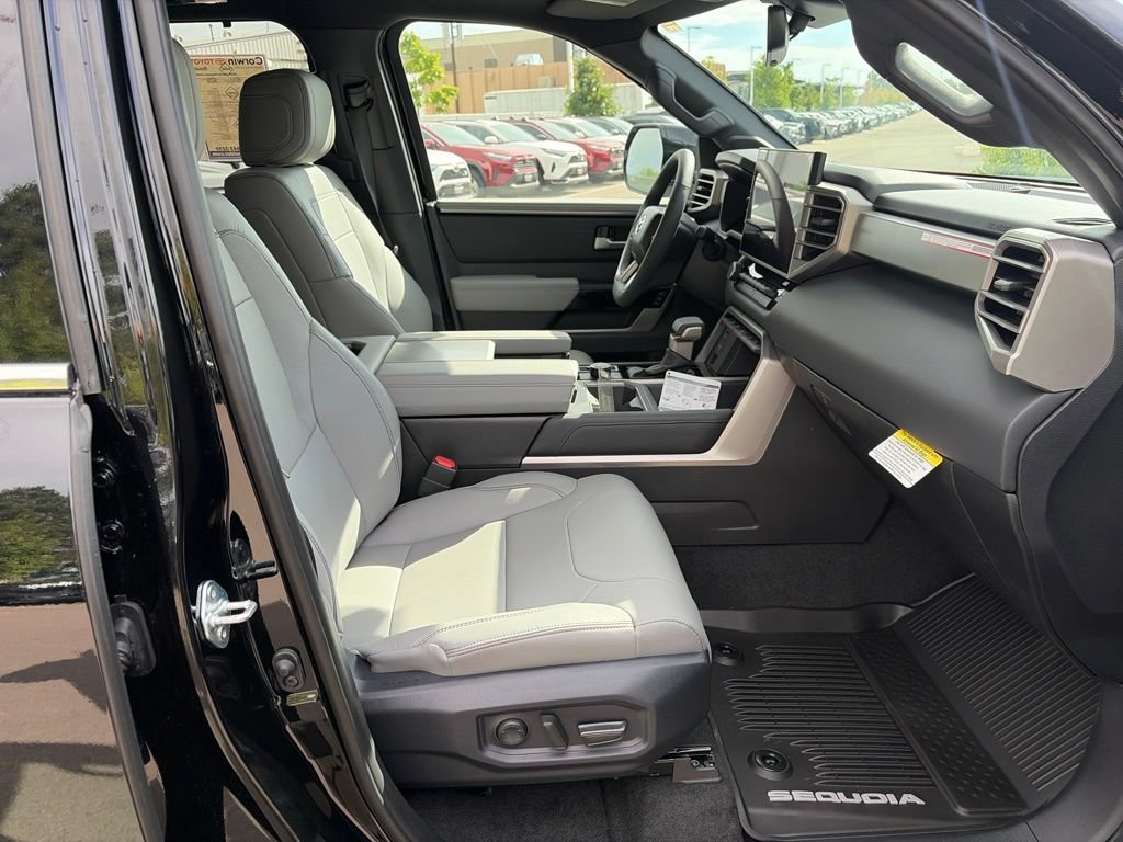 Used 2026 Toyota Sequoia Limited AWD/4WD image 12