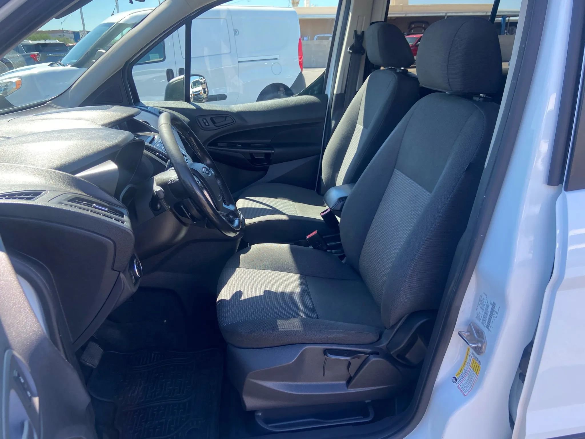 Used 2017 Ford Transit Connect XL image 10