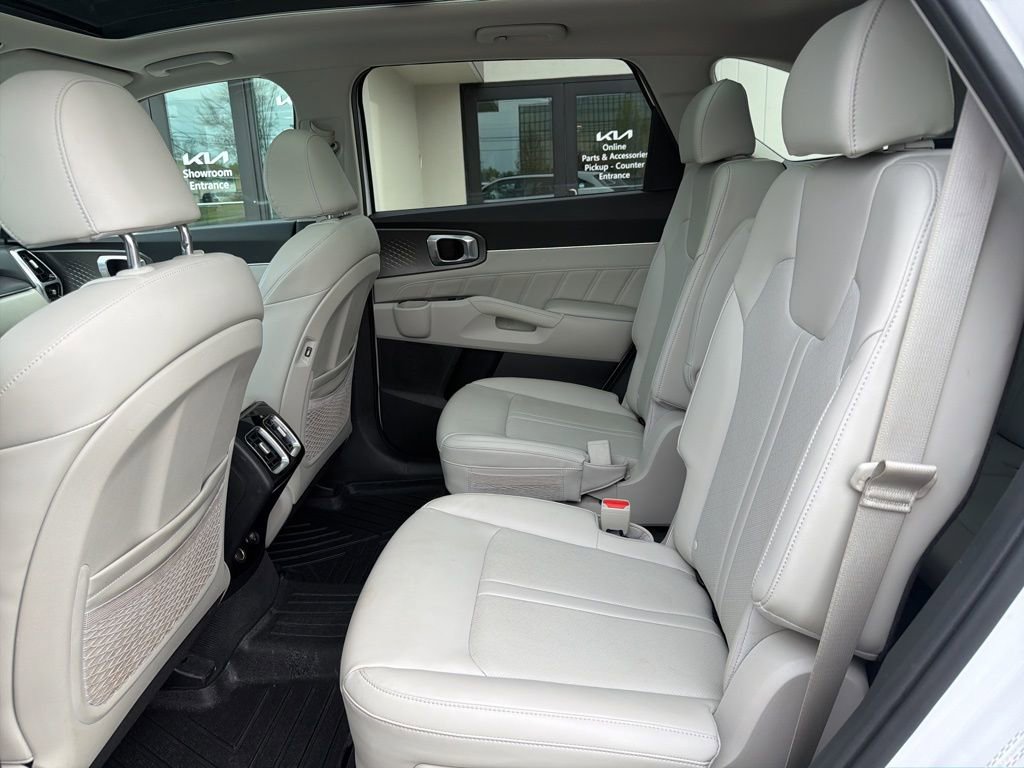 Certified 2023 Kia Sorento SX AWD/4WD image 20